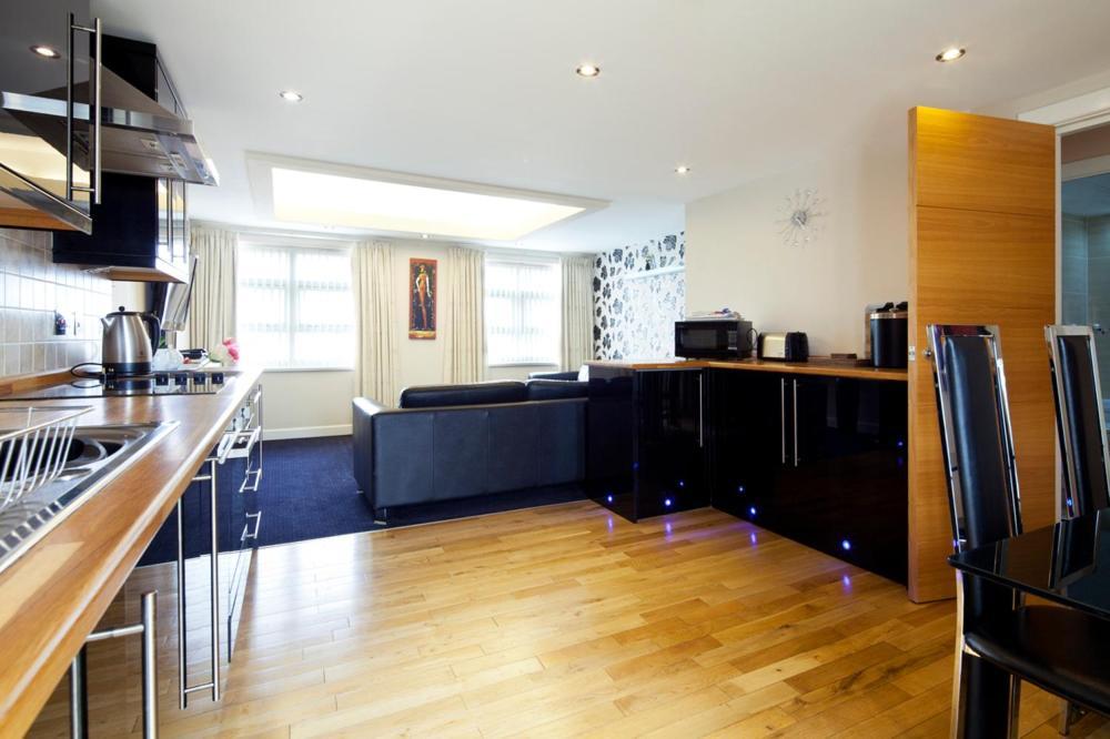 Queens Mansions: Princess Suite Blackpool Exterior photo